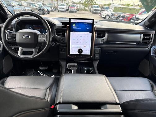 2023 Ford F-150 Lightning LARIAT