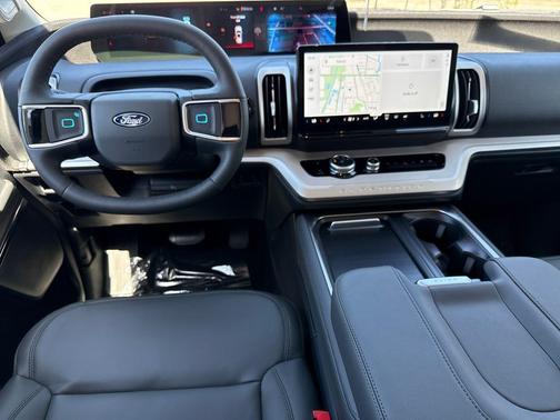 Space Silver Metallic 2026 Ford Expedition Active