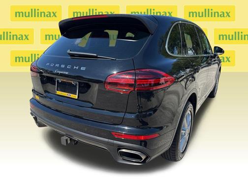 Black 2016 Porsche Cayenne Cayenne
