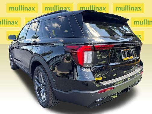 AGATE BLACK METALLIC 2026 Ford Explorer ST-Line