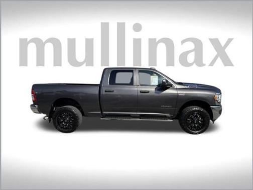2022 RAM 2500 Tradesman Crew Cab 4x4 6'4' Box