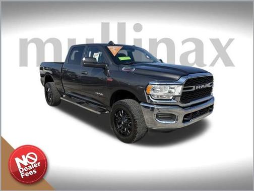 2022 RAM 2500 Tradesman Crew Cab 4x4 6'4' Box
