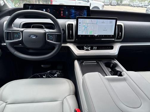 2025 Ford Expedition Max Active 4x2