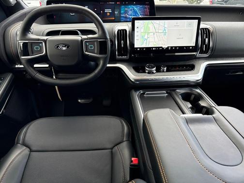 Star White Metallic Tri-Coat 2026 Ford Expedition Tremor