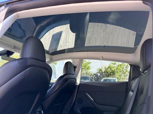 2024 Tesla Model Y Long Range Dual Motor All-Wheel Drive