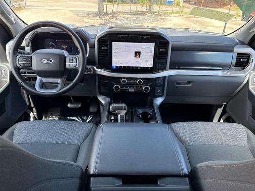 2023 Ford F-150 Lightning XLT