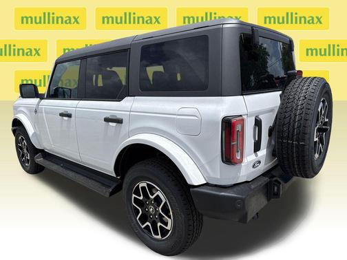OXFORD WHITE 2026 Ford Bronco Outer Banks