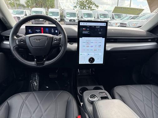 2022 Ford Mustang Mach-E California Route 1