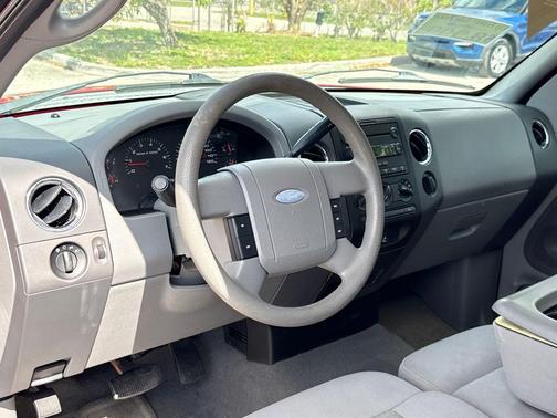 Bright Red Clearcoat 2006 Ford F-150 XL