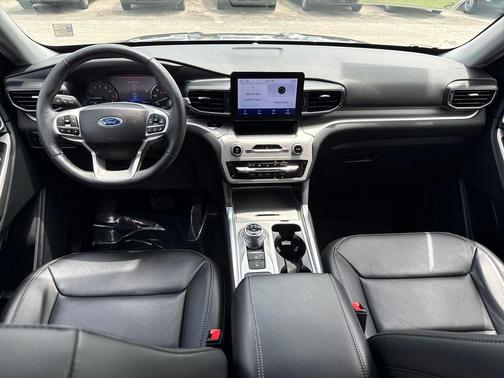CARBONIZED GRAY METALLIC 2024 Ford Explorer XLT