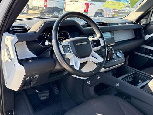 2022 Land Rover Defender 90 Standard