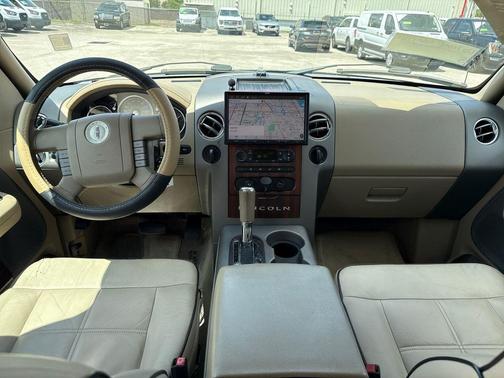 2006 Lincoln Mark LT Base