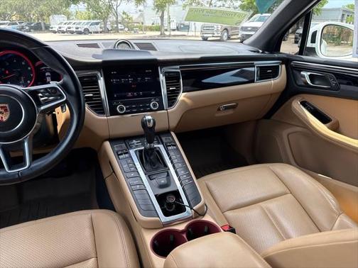 2018 Porsche Macan Base