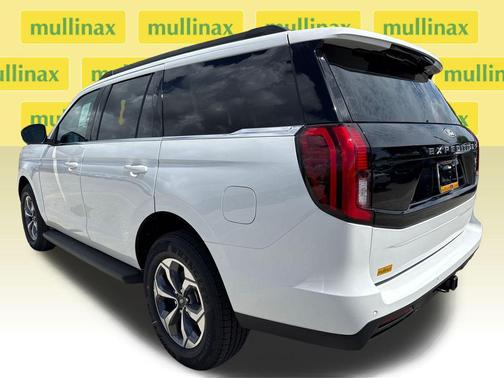 Star White Metallic Tri-Coat 2027 Ford Expedition Active