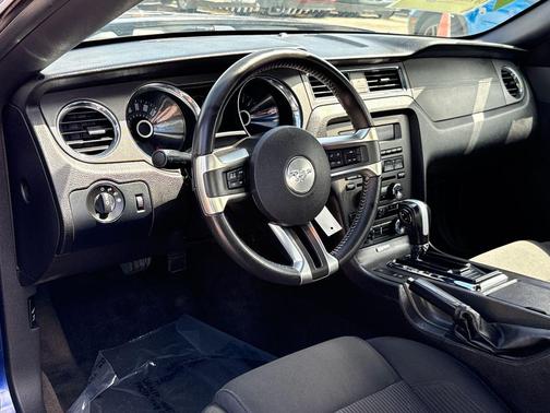 2014 Ford Mustang V6