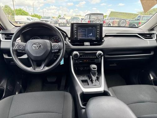 2022 Toyota RAV4 LE