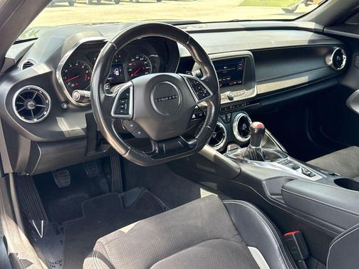 2022 Chevrolet Camaro RWD Coupe LT1