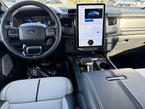 2025 Ford F-150 Lightning Platinum