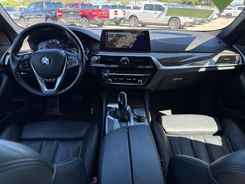 2018 BMW 530 530i
