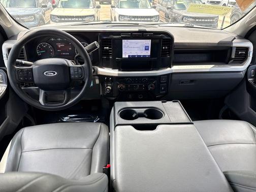 OXFORD WHITE 2023 Ford F-250 XL