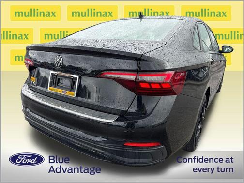 Deep Black Pearl 2024 Volkswagen Jetta 1.5T Sport