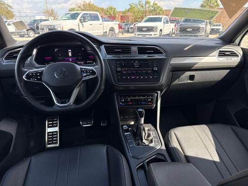 2023 Volkswagen Tiguan 2.0T SE R-Line Black