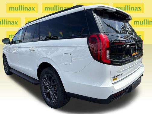 Star White Metallic Tri-Coat 2026 Ford Expedition Max Platinum