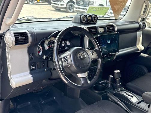 2013 Toyota FJ Cruiser Base