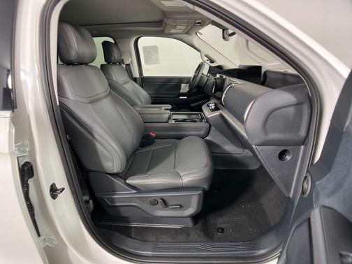 2025 Ford Expedition Max Active 4x2