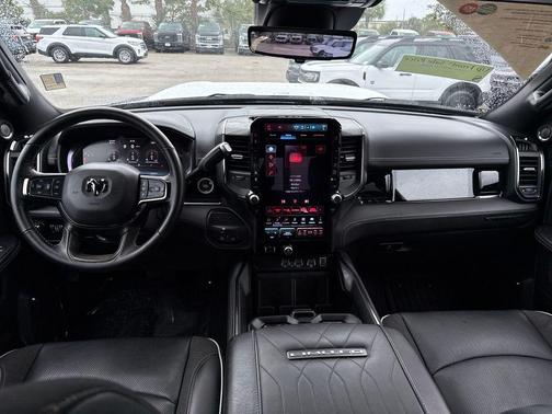 2025 RAM 3500 Limited Crew Cab 4x4 8' Box