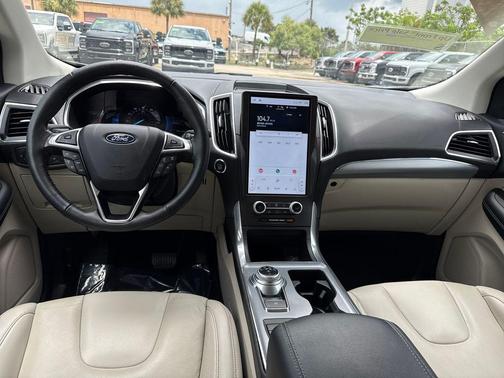 ICONIC SILVER 2021 Ford Edge Titanium