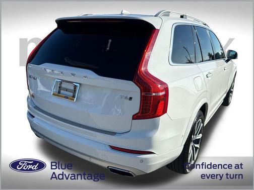 2018 Volvo XC90 T6 Momentum