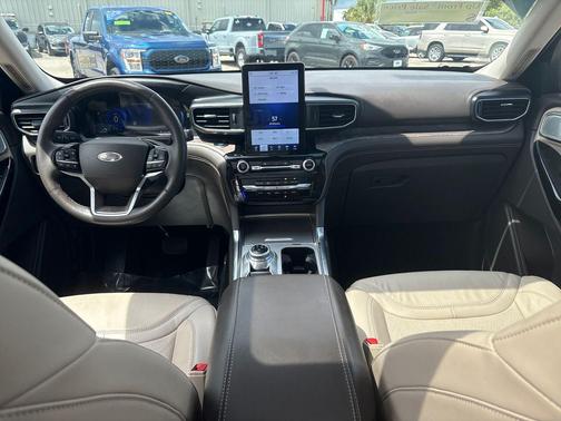 2023 Ford Explorer Platinum