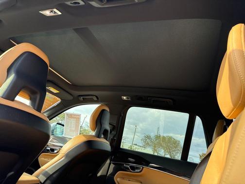 2018 Volvo XC90 T6 Momentum