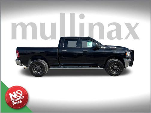 2022 RAM 2500 Tradesman Crew Cab 4x4 6'4' Box