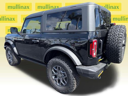 SHADOW BLACK 2025 Ford Bronco Badlands