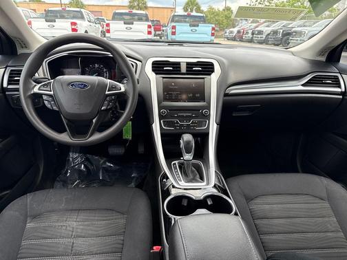 BRONZE FIRE 2016 Ford Fusion SE