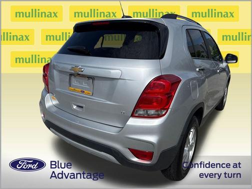 Silver Ice Metallic 2020 Chevrolet Trax LT