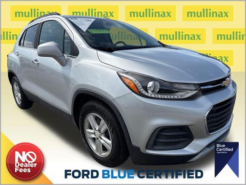 Silver Ice Metallic 2020 Chevrolet Trax LT