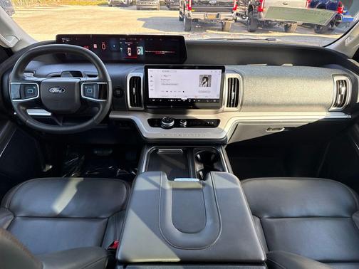 2025 Ford Expedition Max Active 4x2