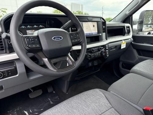2025 Ford F-350 XLT