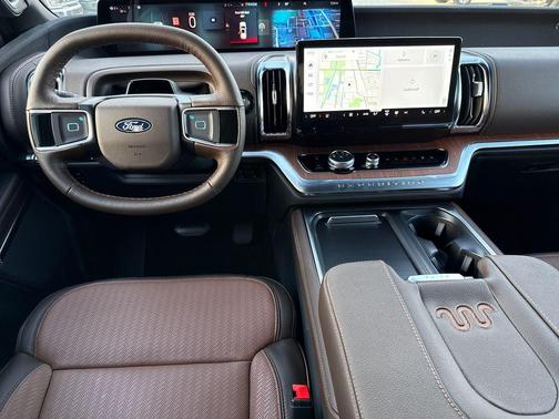 Star White Metallic Tri-Coat 2026 Ford Expedition King Ranch