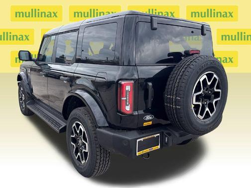 Shadow Black 2026 Ford Bronco Outer Banks