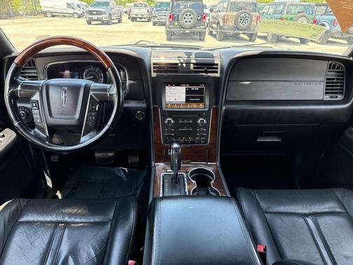 2016 Lincoln Navigator Select