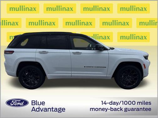 Bright White Clearcoat 2025 Jeep Grand Cherokee Summit