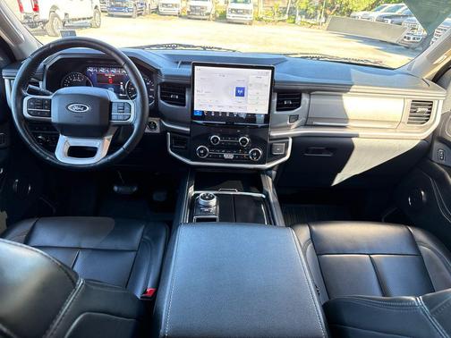 2022 Ford Expedition Max XLT