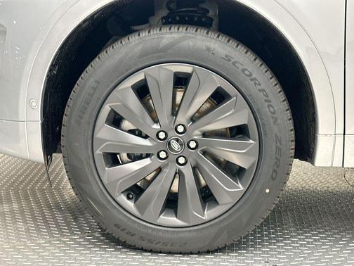 2025 Land Rover Discovery Sport S