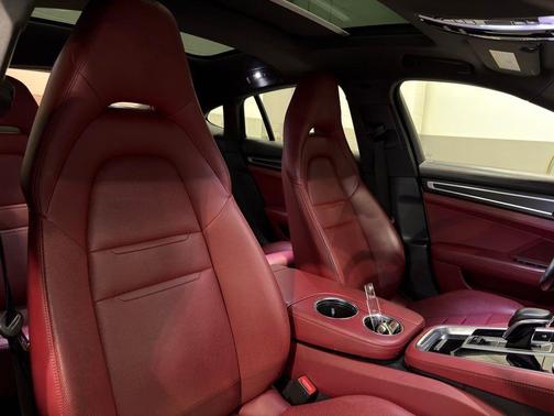 2023 Porsche Panamera Base