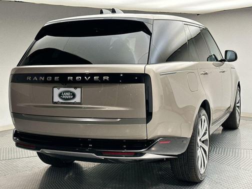 2025 Land Rover Range Rover P400 SE