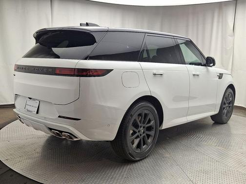 2025 Land Rover Range Rover Sport SE